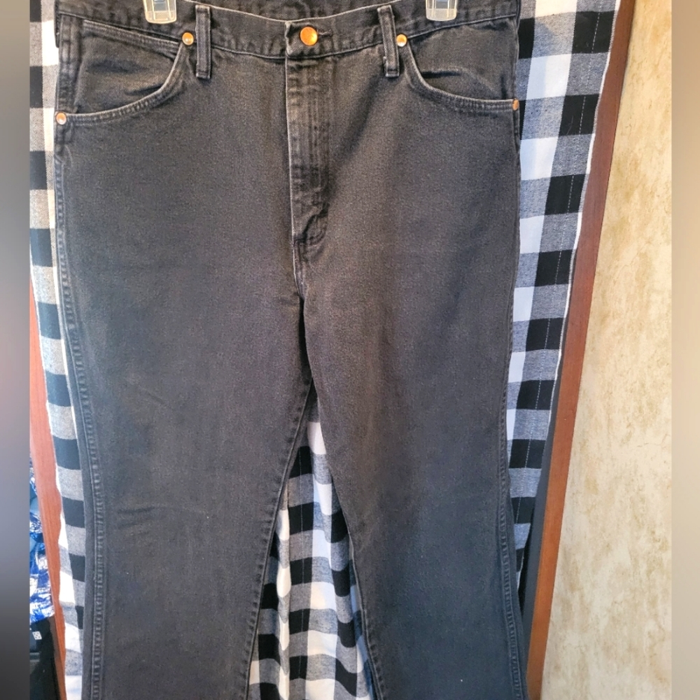 Mens wranglers 36x32 Slim Cowboy Cut 936WBK